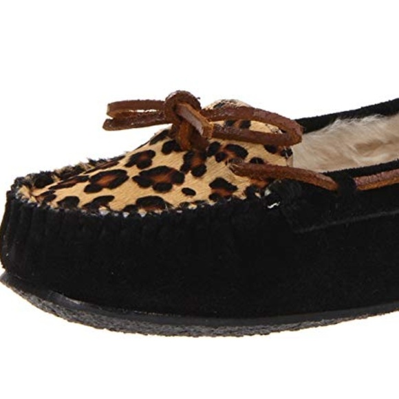 minnetonka leopard cally slipper